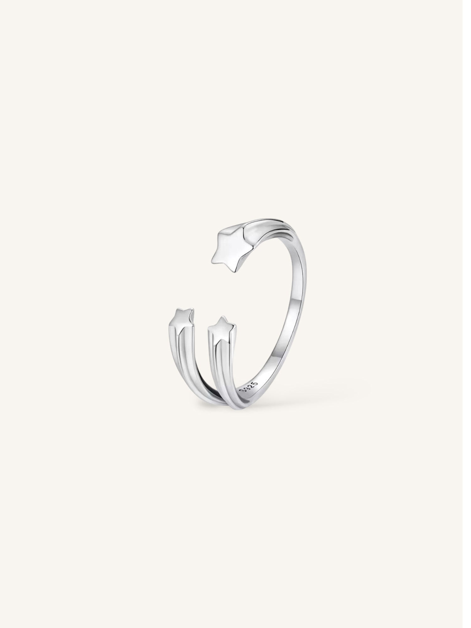 Anillo abierto de estrellas  de plata con diseño original y diferente.