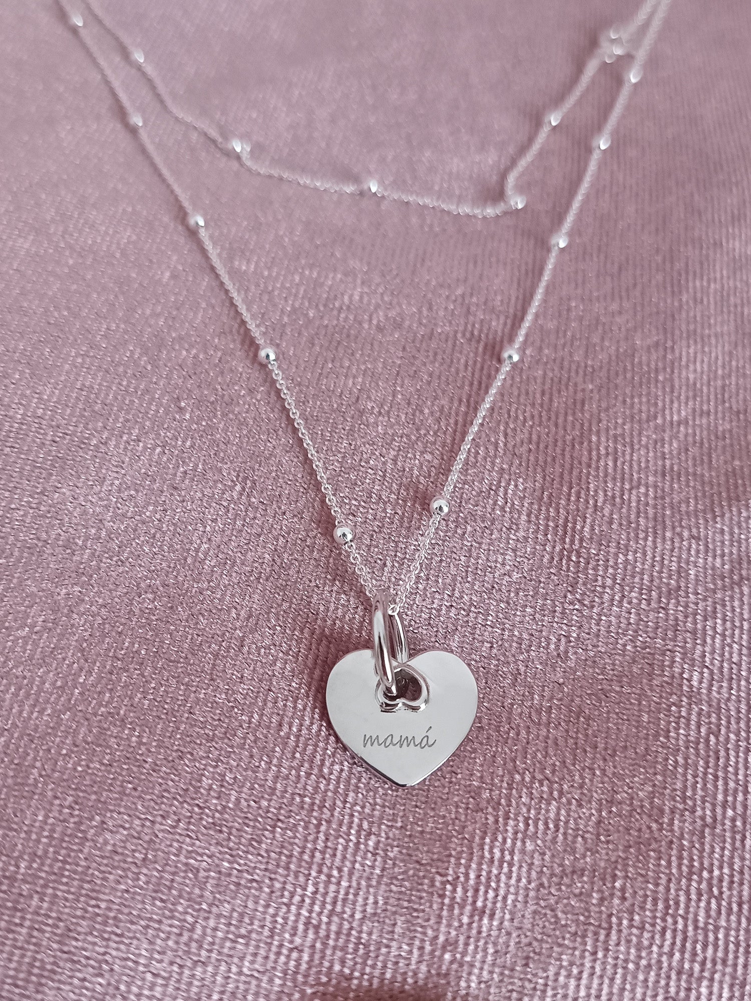 Charm Mamá