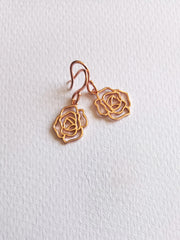 Pendientes rosa eterna