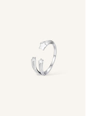 Anillo abierto de estrellas  de plata con diseño original y diferente.