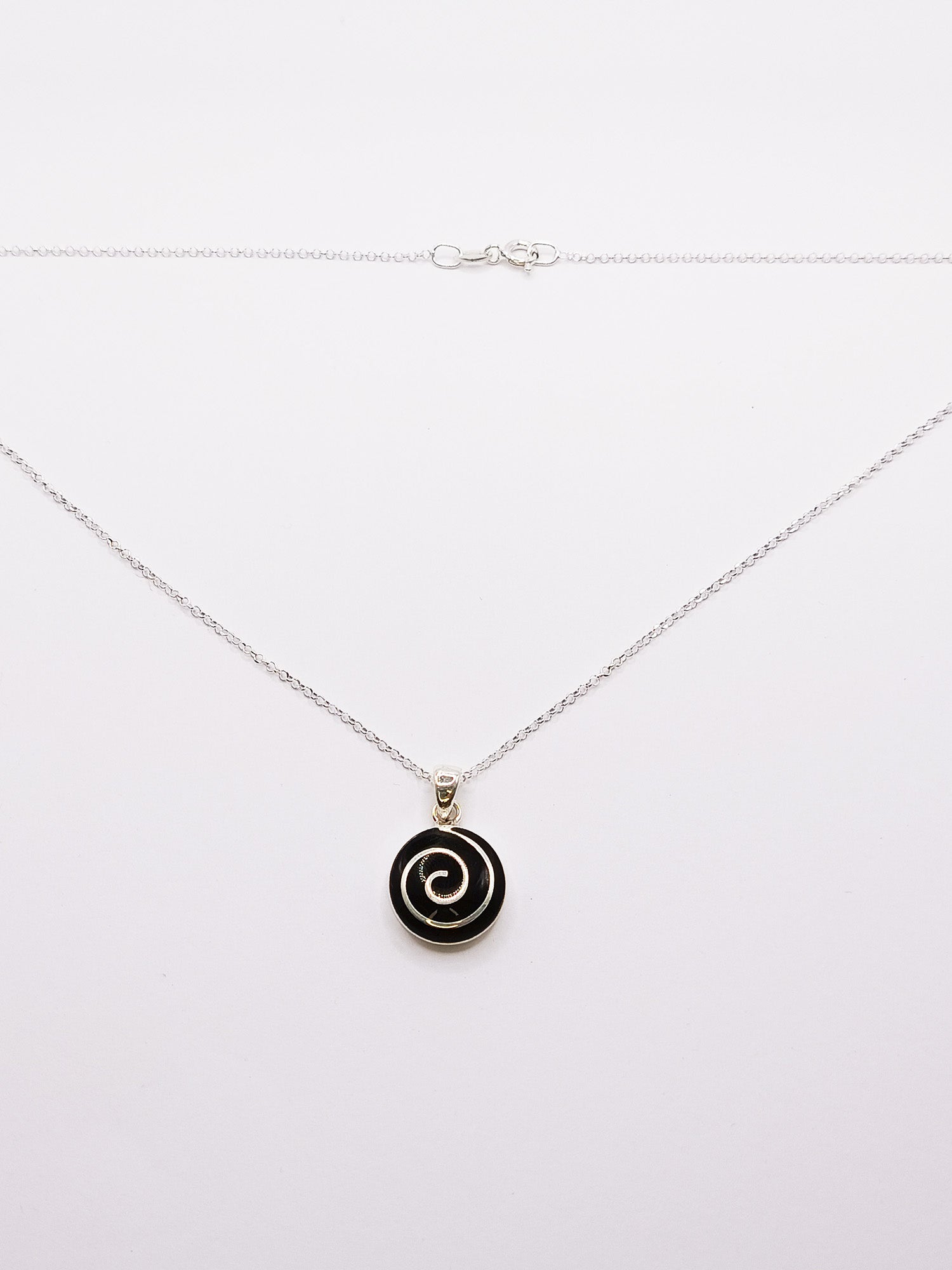 Collar Espiral Ónix